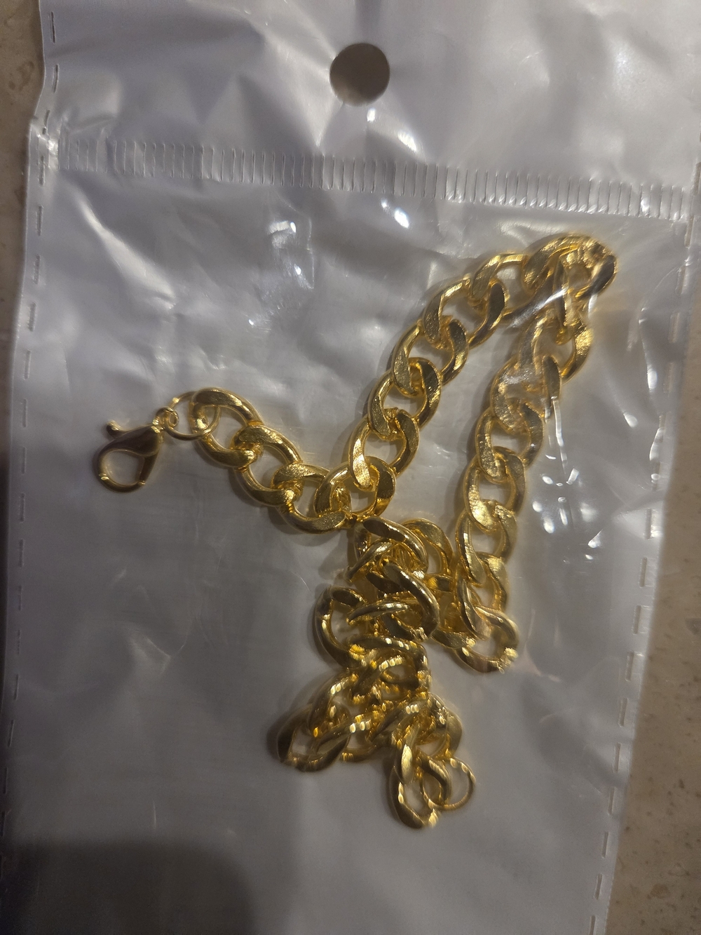 Elegant Gold Chain-Link Bracelet for Women